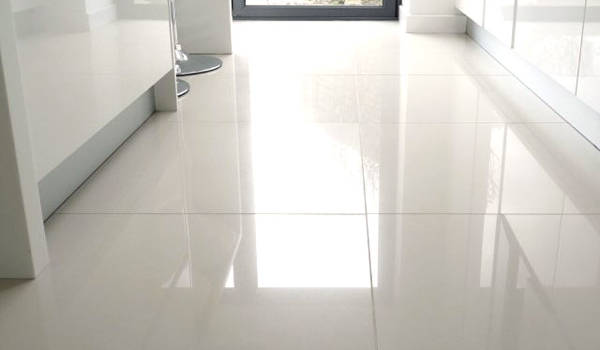 Carrelage brillant